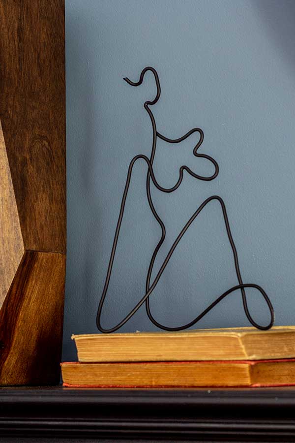 Line art sculpture made out of wire