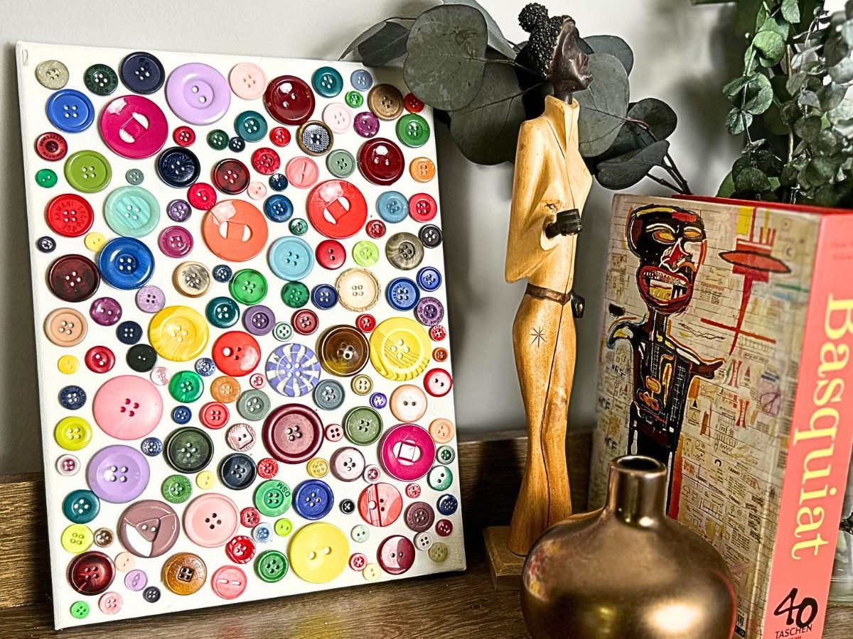 button canvas painting