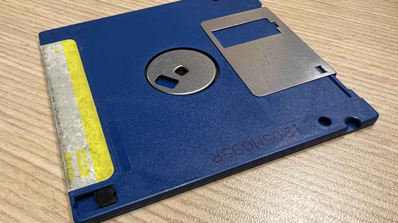 13 Home Office Gadgets from the ’90s That Are Completely Useless Now