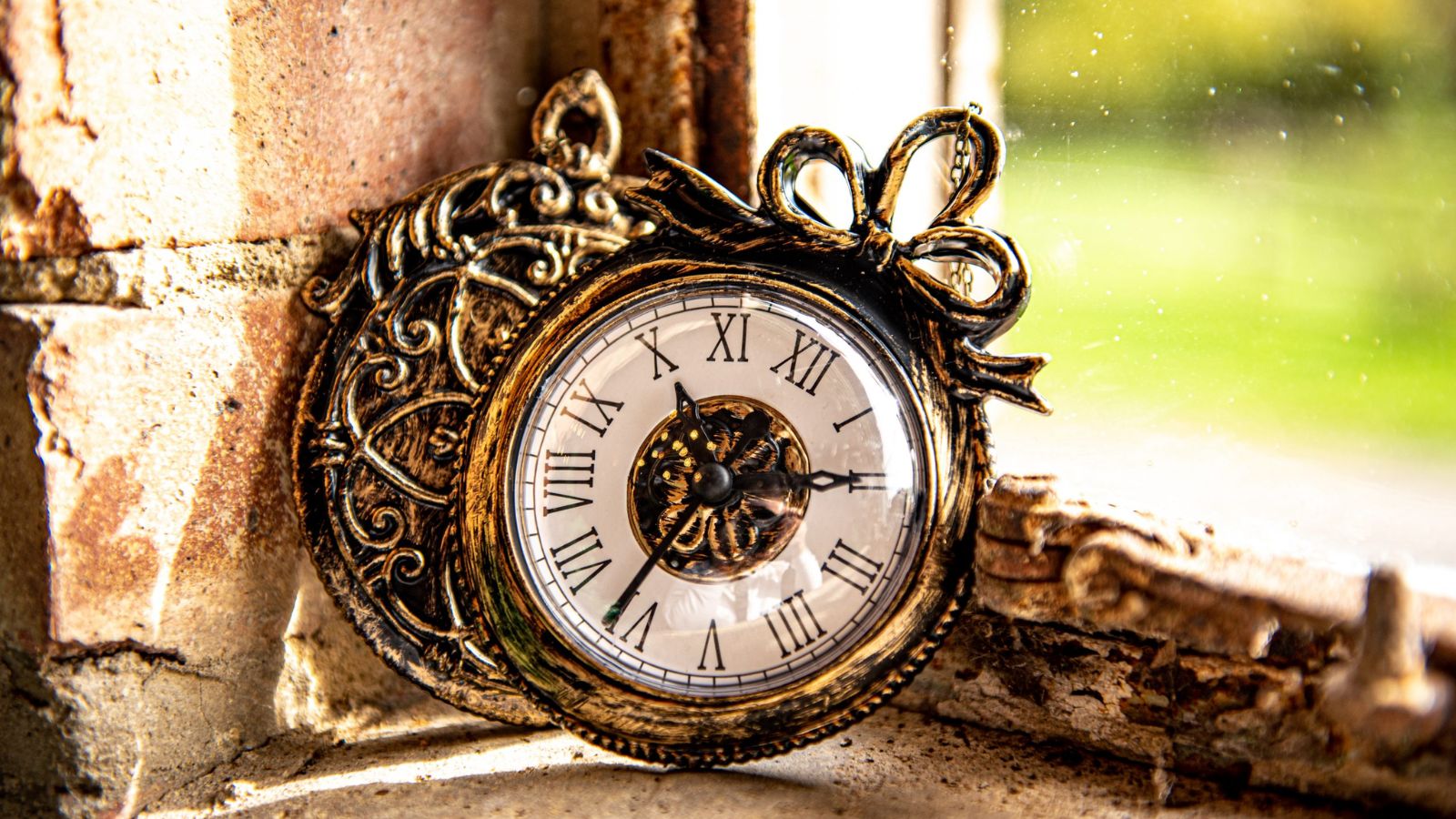 20 Hidden Treasures in Your Parents’ House That Could Be Worth Serious Money