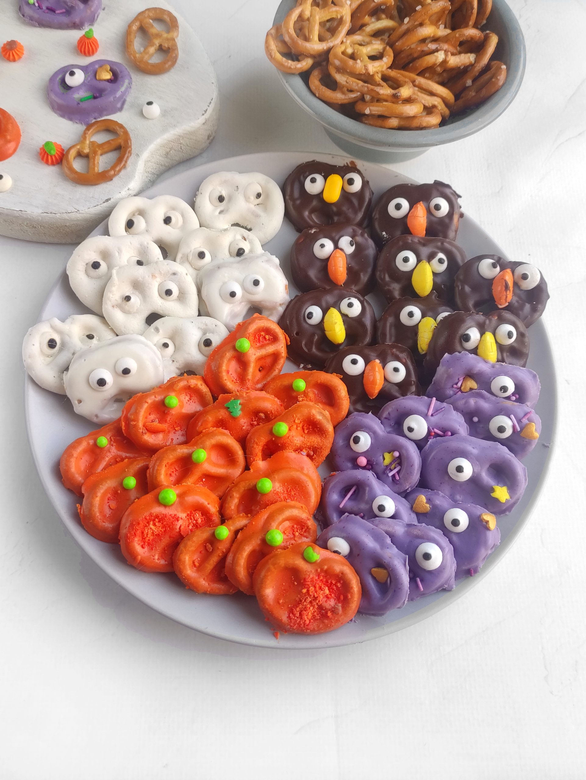 Chocolate Covered Halloween Pretzel Treats
