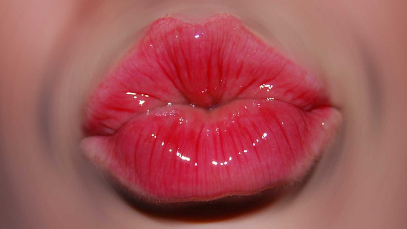 Most Harmful Beauty Trends of the 2000s