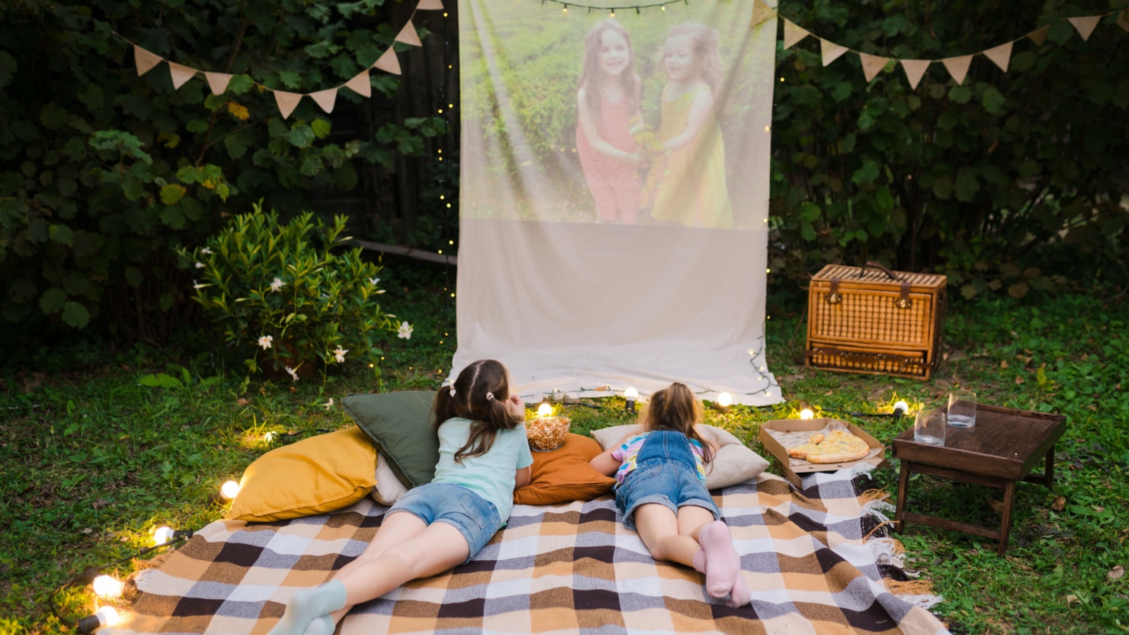 Turn Your Backyard Into a Paradise With These 15 Simple DIY Ideas
